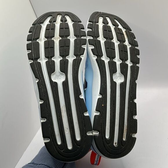 New Balance Women's 577 V5 Cross Trainer, Black/Vibrant Spring Glo - Picture 8 of 9